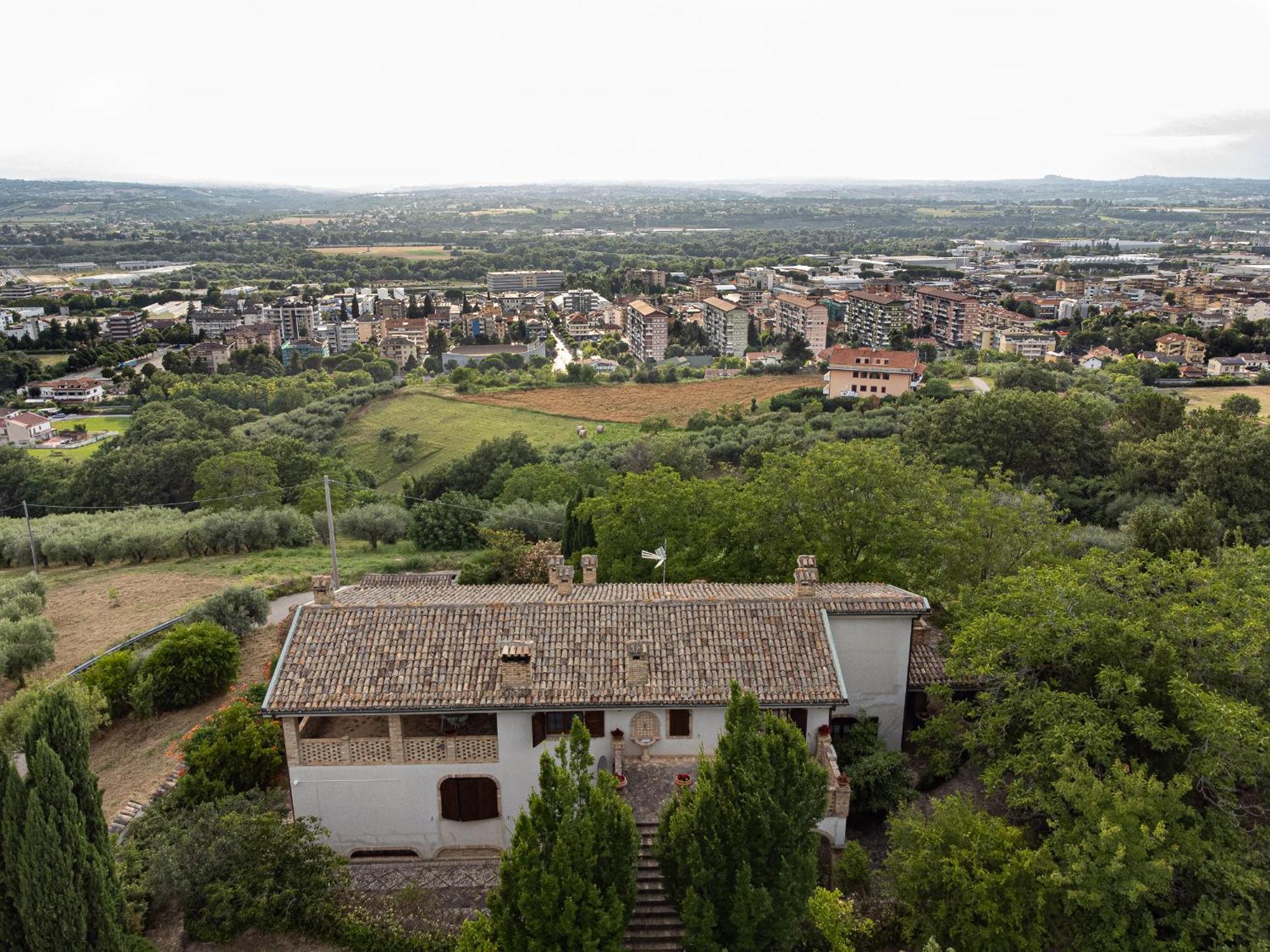 B&B Villa Dei Desideri Chieti Eksteriør bilde