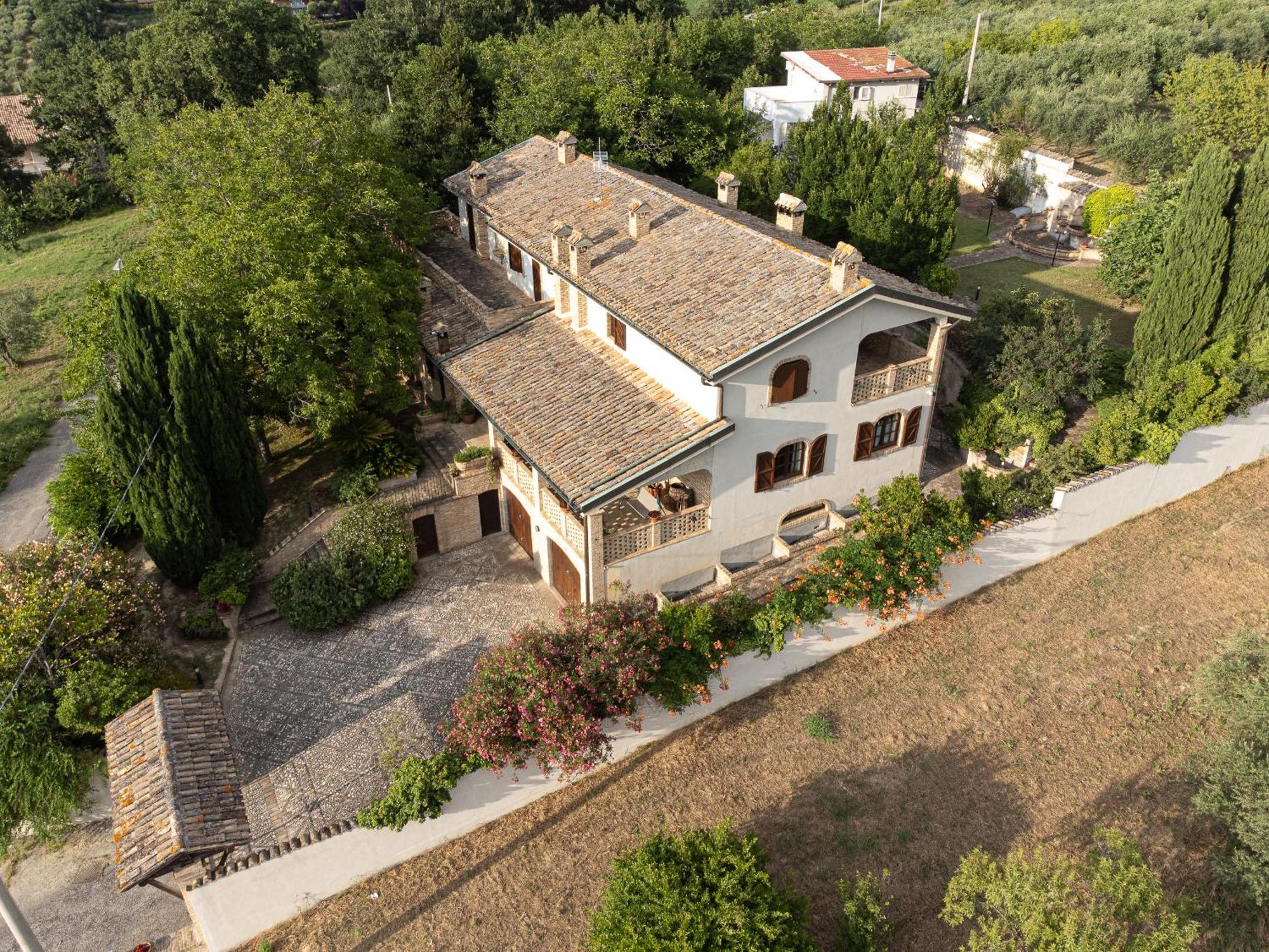 B&B Villa Dei Desideri Chieti Eksteriør bilde